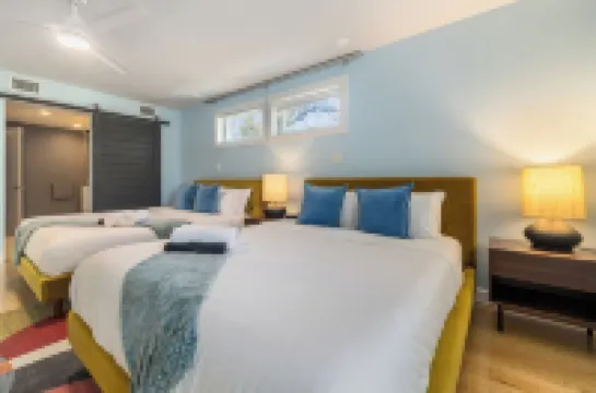 Sleeps 18 - Heated Pool-Pickleball-Hot Tub-Gym-Sauna