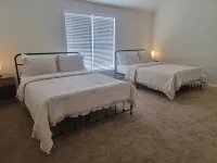 Beautiful 4 Bedroom Vacation Home in Columbus Ohio with Garage Parking