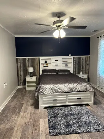 Charming 1-bedroom house in Ore City with WiFi