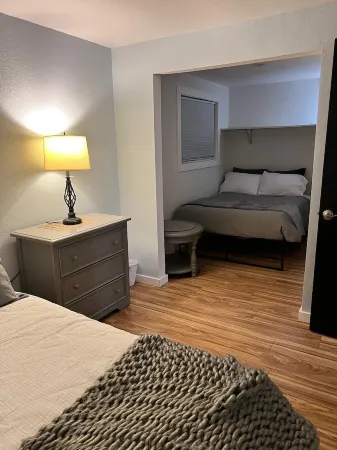 The Creek House Spacious 4-bedroom house in brilliant Vancouver with WiFi