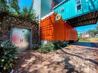 Tetris Container Hostel Hotel a 