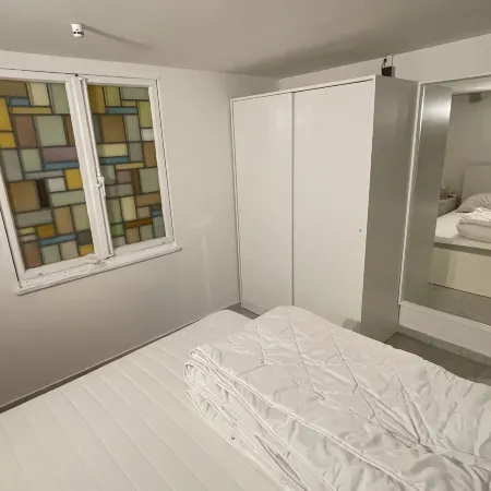 Cozy Furnished Basement Apartment