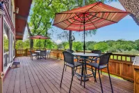 Gettin' Guada Loopy with Hot Tub & Riverfront فنادق في سيغوين