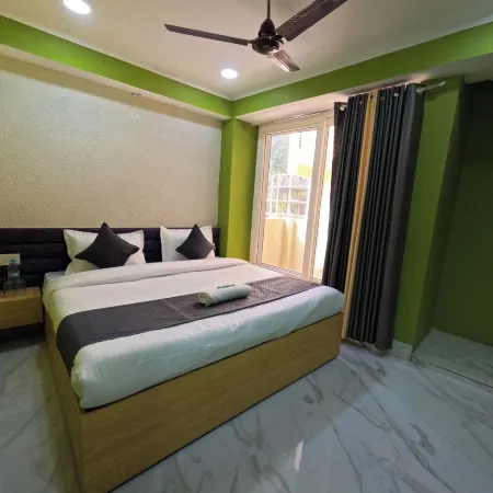 Hotel Aastha Height