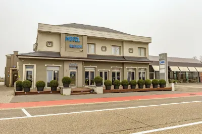 Belrom Hotel Hotels near Crypte