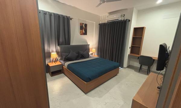 Housr 36 Studio Rooms Bangalore Near Leela Palace
