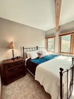 New! True Ski-in/out + Garage, Elevator, Hot Tub, & Views