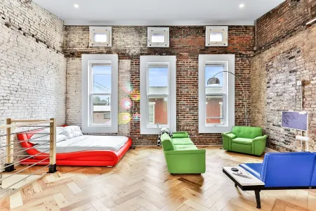 Urban studio in downtown Shelbyville in the heart of the Bourbon trail