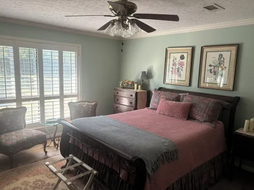 Charming 3-bedroom home in quiet Bryan neighborhood in the heart of AggieLand!