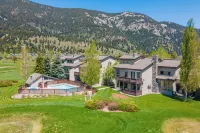 Amazing Mountain Views, Hot Tub, Walk to Ski Shuttle! in the Heart of Big Sky Hotels near Big Sky Home Furnishings