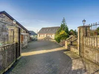 Sleeps 10 - Hot Tub - Pool Table - Play Park Hotel a 