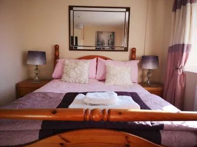5 Bed House in Boston Lincolnshire- Sleeps 13