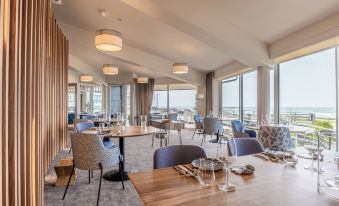 Logis Hôtellerie les Brisants , Restaurant J M Perochon