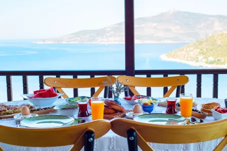 Secluded & Luxurious Mediterranean Villa w/ Heated Infinity Pool & Kids' Pool Отели рядом с достопримечательностью «Kalamar Beach Club»