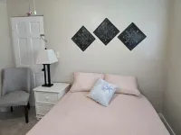 Cozy 2 Bedroom Unit, Just Minutes to the Beach