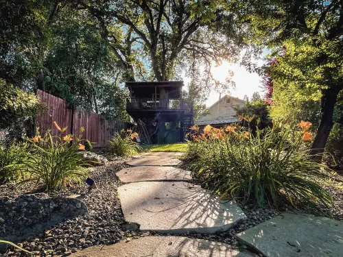 A Spacious and Elegant 3BR Californian Retreat