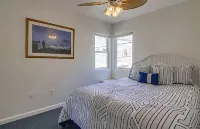 Beach Beauty Condo steps away from Belmont