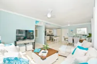 Playa Turquesa D-301 Premier Beachfront Ocean View 100mbps Wifi