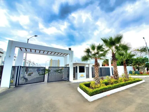 Casa Azul - 3 Bedroom House with AC Pool and WiFi Hotels in Playas