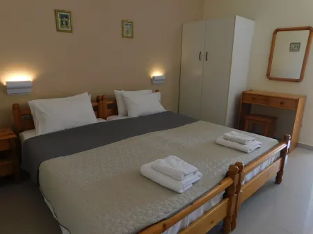 Makrigialos: High standard property, studio flat by the sea Отели в г. Makris Gialos