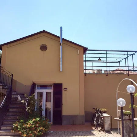 villa surrounded by greenery a few steps from the sea with terrace and garden