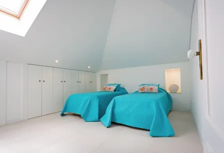 Villa Sunset Residence with direct access to the beach Отели рядом с достопримечательностью «Farol da Barra»