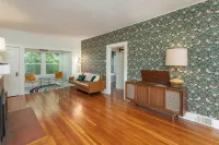 5 min walk to downtown! Newly renovated with original hardwoods and clawfoot tub