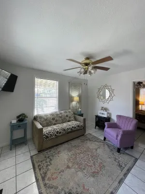 Downtown & Southtown leisure district, trendy cafe's, restaurants,  bar's Hotels in 