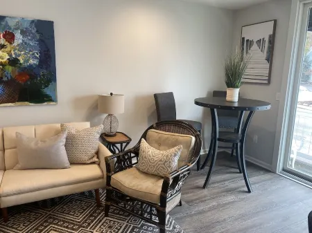 Unit #2 - One Bedroom Condo Downtown Harbor Springs