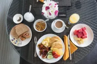 Spacious and stylish 2BR apartment with Sea View Hotels in Scarborough