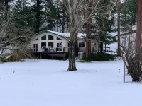 Peaceful & Beautiful Vacation Home- steps away from the river!