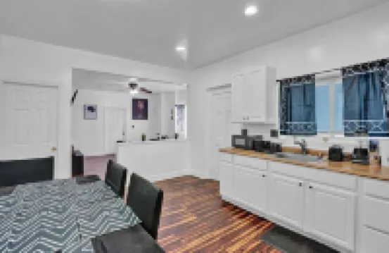 Allentown paradise near ppl center -1 paid parking per booking