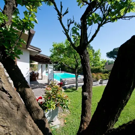 Private villa near Certaldo and San Gimignano with swimming pool and large garden.