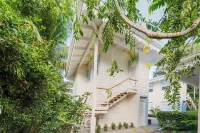 Luxury Dream Villa Right on the Beach! Hotels in Esterillos Este