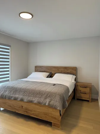 LUXURIOUS SPACIOUS 3 BEDROOM TOWNHOUSE