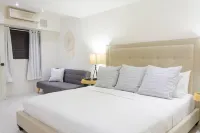 SADHANA_TAMARINDO  UNBEATABLE LOCATION!! MODERN CONDO, STEPS TO TAMARINDO BEACH!
