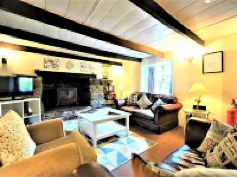 A Thatched Cottage in St Agnes very near the beach, garden, parking for 2 cars. Hotels in Saint Agnes