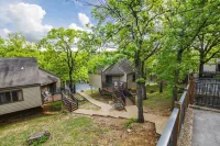 Cheerful 3-Bedroom Villa Sleeps 8 With Public Pool 住宿飯店