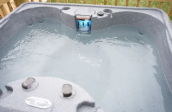 Townhouse mins to UofL & Churchill Downs/hot tub