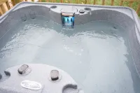 Townhouse mins to UofL & Churchill Downs/hot tub