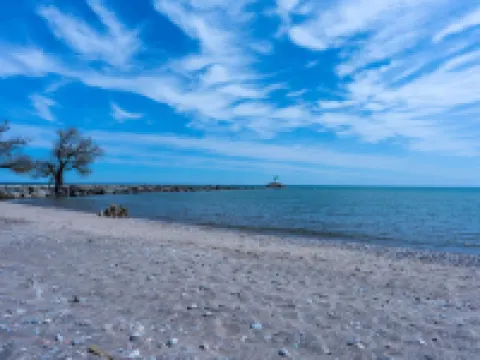 Lakeside Modern House 4BR - Steps to the lake Hotels in Clarington