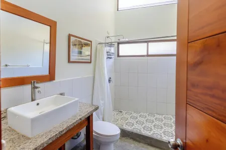 Cozy Apt close by good coffee, surf, beach, shops & restaurants