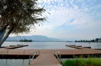 3 Bedroom Rental Townhome With Osoyoos Lake Views!
