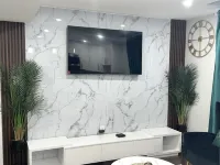 2 Bedroom Basement Apartment with Seperate Entrance. Free Wifi & Parking.