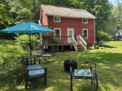 Bear Cub Barn, Bolton Landing