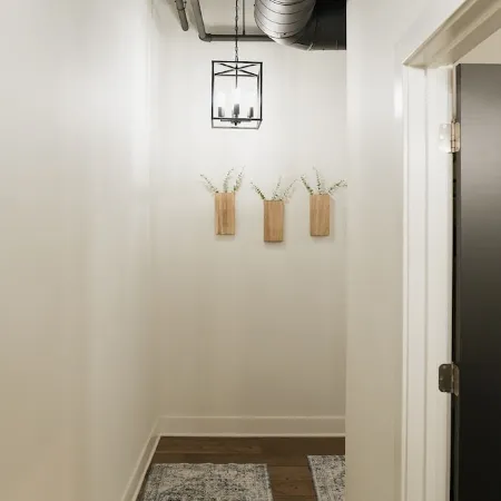 Spacious Downtown Troy • 3BR • 3BA • Sleeps 10