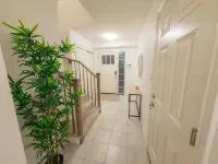 Cozy Home Close to Niagara Falls Hotels in Thorold