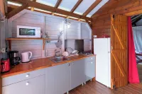 KAZ A DINE Gites de Camago, PRIVATE SWIMMING POOL, 2 min from the beach, cistern