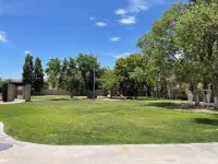 House in the Consulate!  호텔