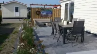Charmingly decorated chalet Florence 1 near the sea serooskerke